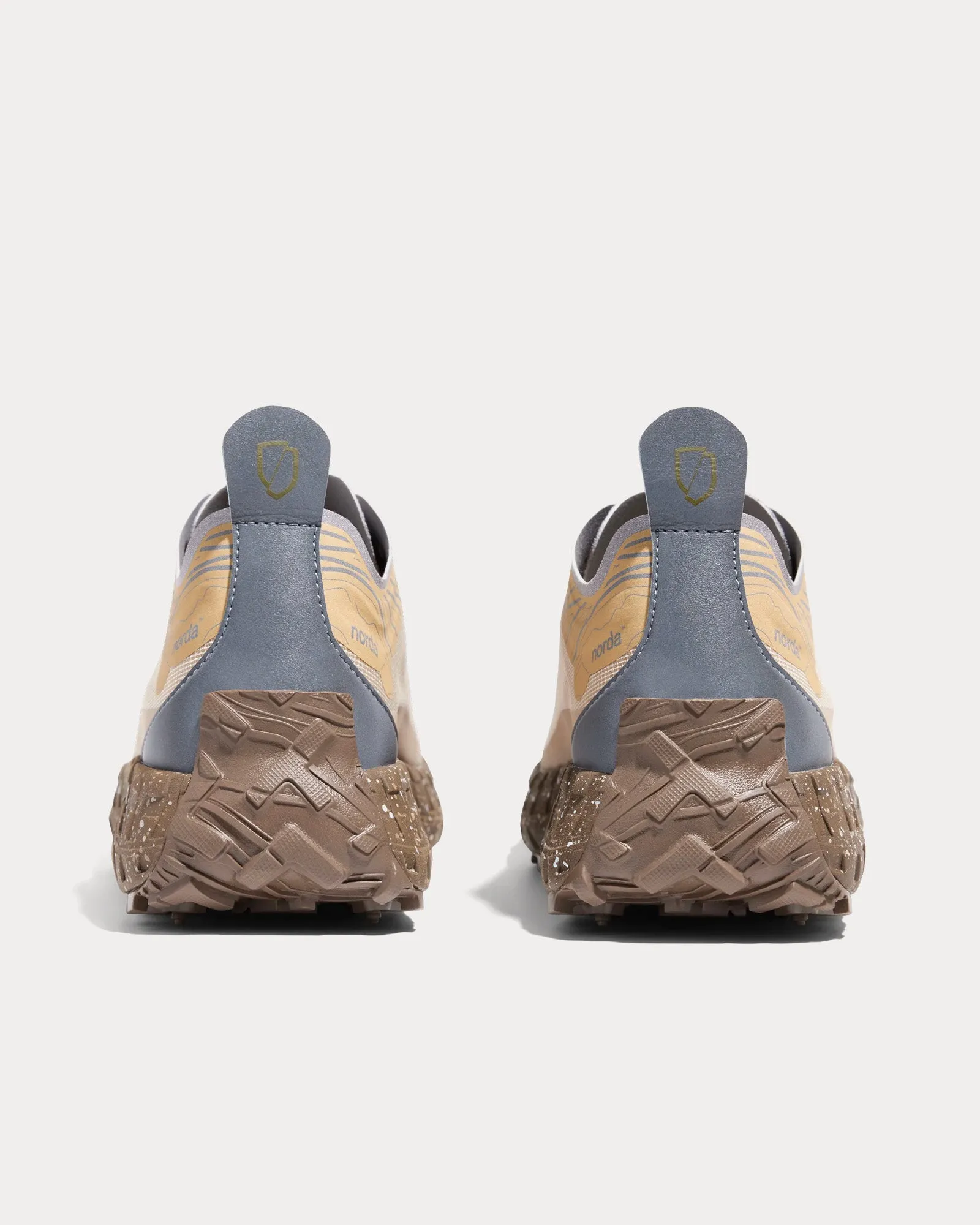001 Regolith W Running Shoes