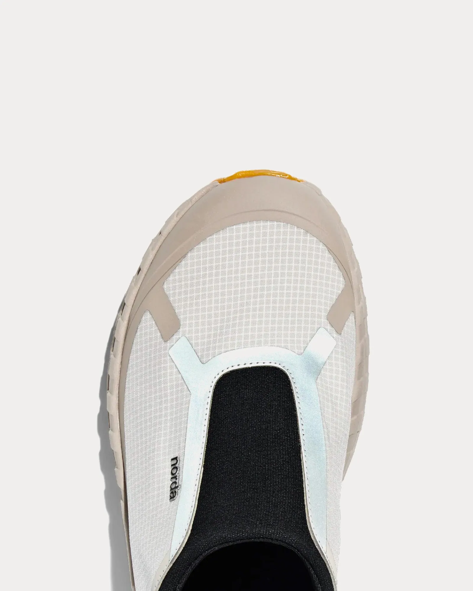 003 M Cinder Running Shoes