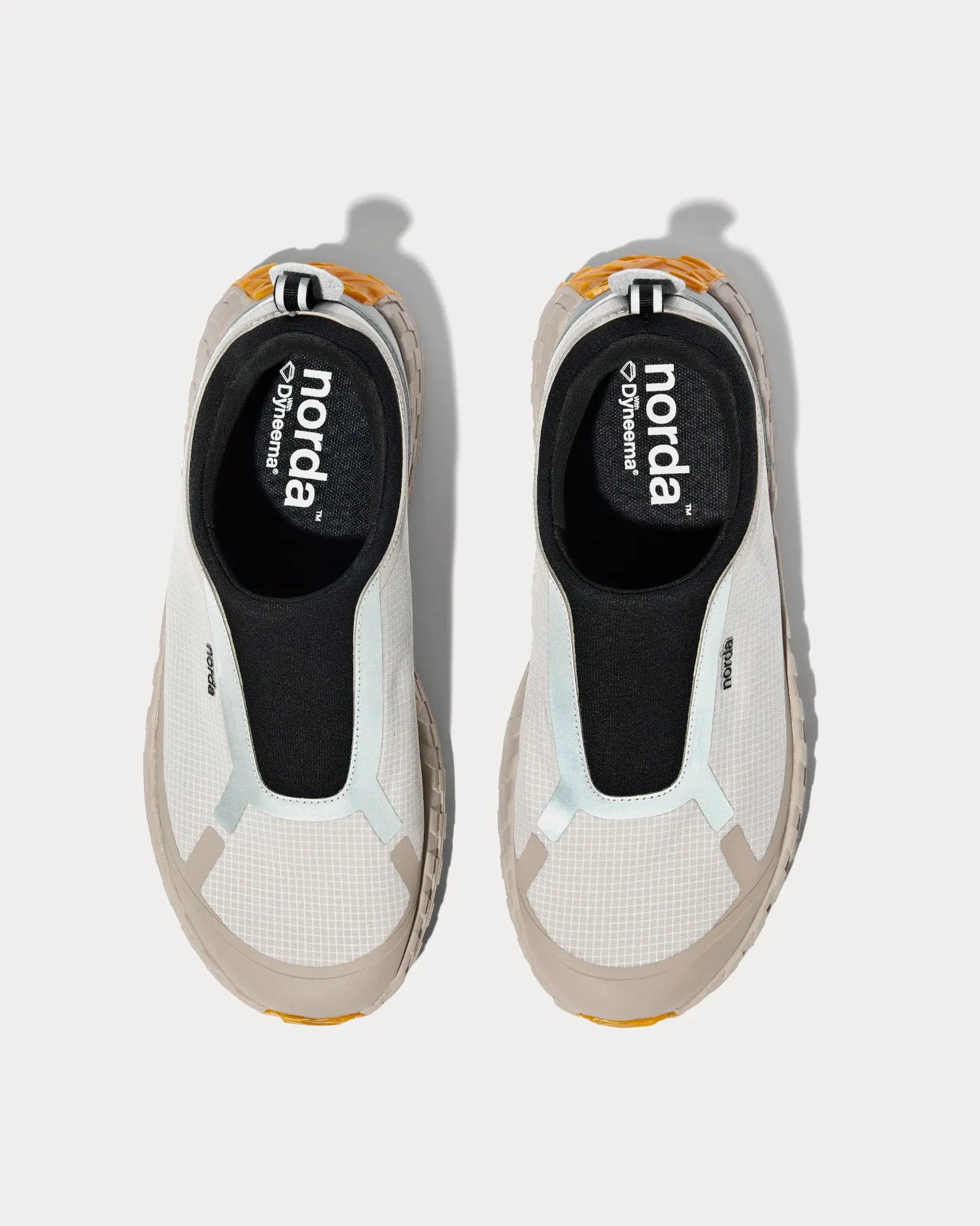 003 M Cinder Running Shoes